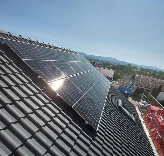 Holzbau Göser – Dach mit Photovoltaik