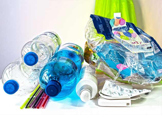 Plastikmüll auf einem Haufen ©CC0 Public Domain / Pixabay